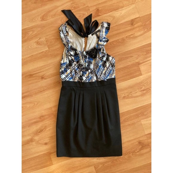 BCBG BowTie Embellished Beaded Empire Blue White Yellow Pleated Dress Size 6 a1 - Picture 2 of 12